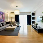 Wonderful In Prime North Location - Heaven For Extended Bucharest