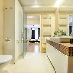 Wonderful In Prime North Location - Heaven For Extended Appartement