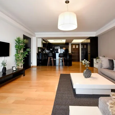 아파트 Wonderful In Prime North Location - Heaven For Extended 부쿠레슈티