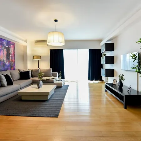 Wonderful In Prime North Location - Heaven For Extended Bukarest