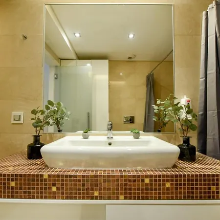 Lägenhet Wonderful In Prime North Location - Heaven For Extended Bukarest